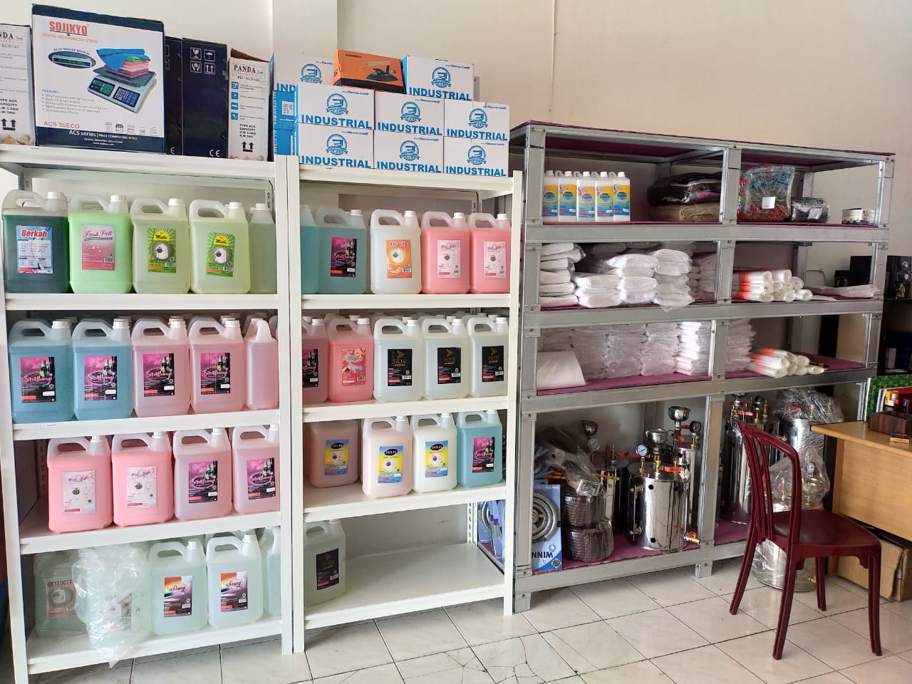 Pusat perbelanjaan mesin laundry Batu
